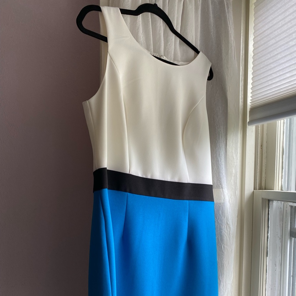 Beautiful crepe color blocked dress